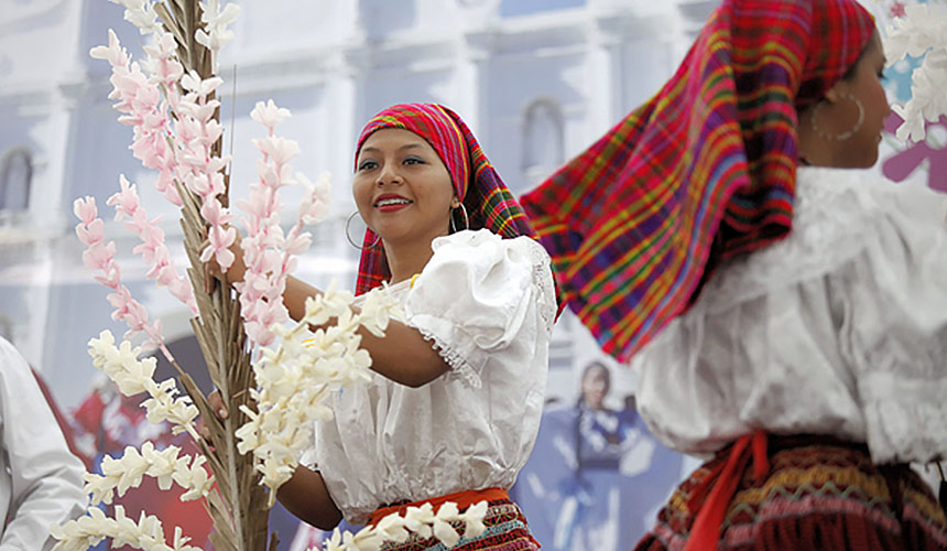 El Savador Traditional Attire