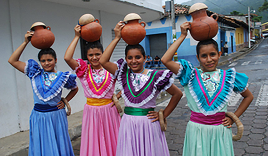 El Savador Traditional Attire